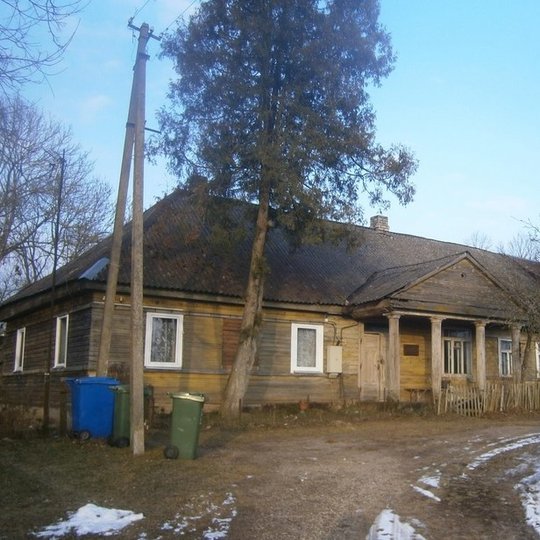 Paveldosaugininkai ir Birštono savivaldybės atstovai aptarė ir sudėtingą Jundeliškių dvaro rūmų išsaugojimo klausimą. Pastatą prižiūrėti sunku, kai jis turi daug savininkų, kurie nesuinteresuoti jo tvarkyti. KVR nuotrauka