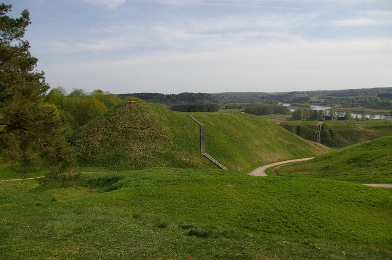 hilltown in Kernave.jpg